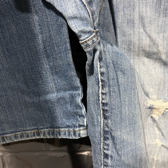Pendleton Distressed Blue Jeans - Picture 6 of 10